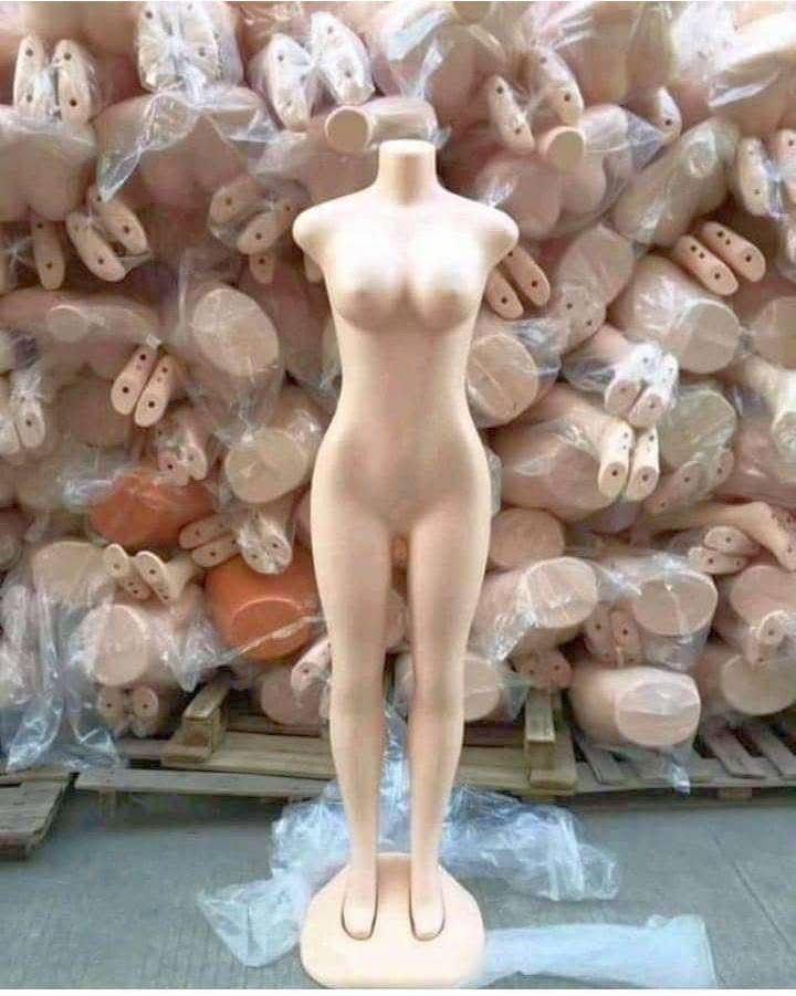 Shiny Gold Full-Body Mannequin Female With Stand - Image 4