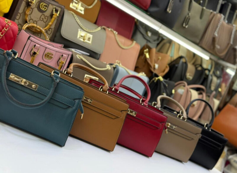 Fashionable Ladies Handbag 👜 - Image 6