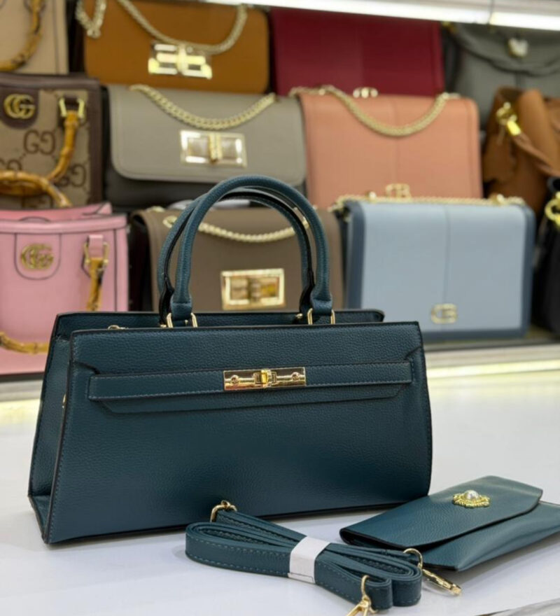 Fashionable Ladies Handbag 👜 - Image 3