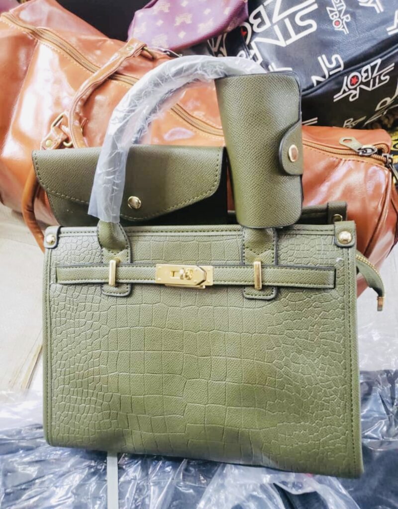 Classic Fashionable Ladies Handbag 👜 - Image 5