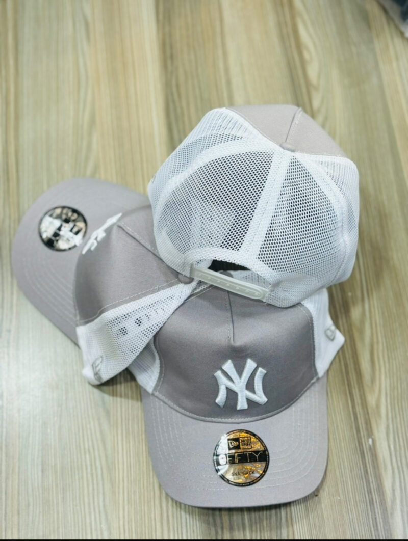 New York Yankees League Essential 9FIFTY A-Frame Trucker Adjustable Cap - Image 2